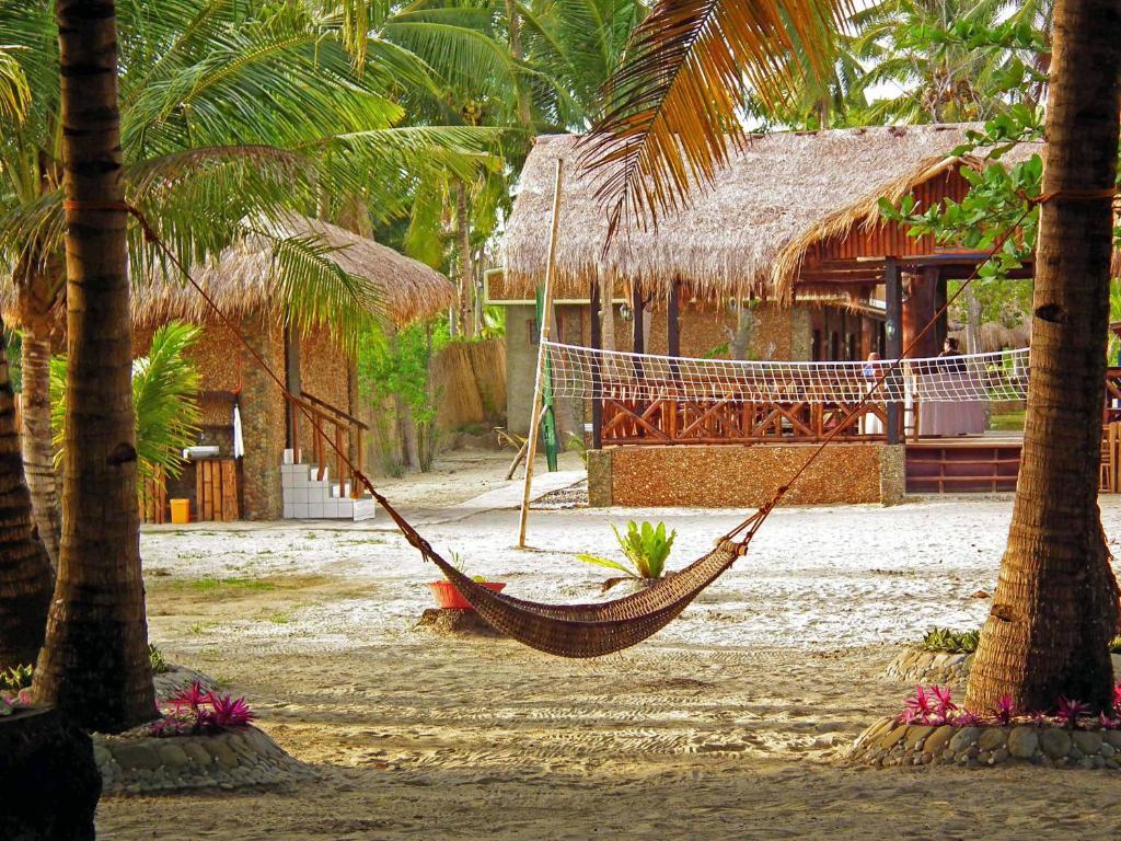 Cooper'S Beach Resort Lucbuan Екстер'єр фото