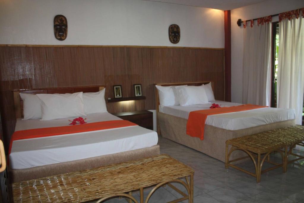 Cooper'S Beach Resort Lucbuan Екстер'єр фото