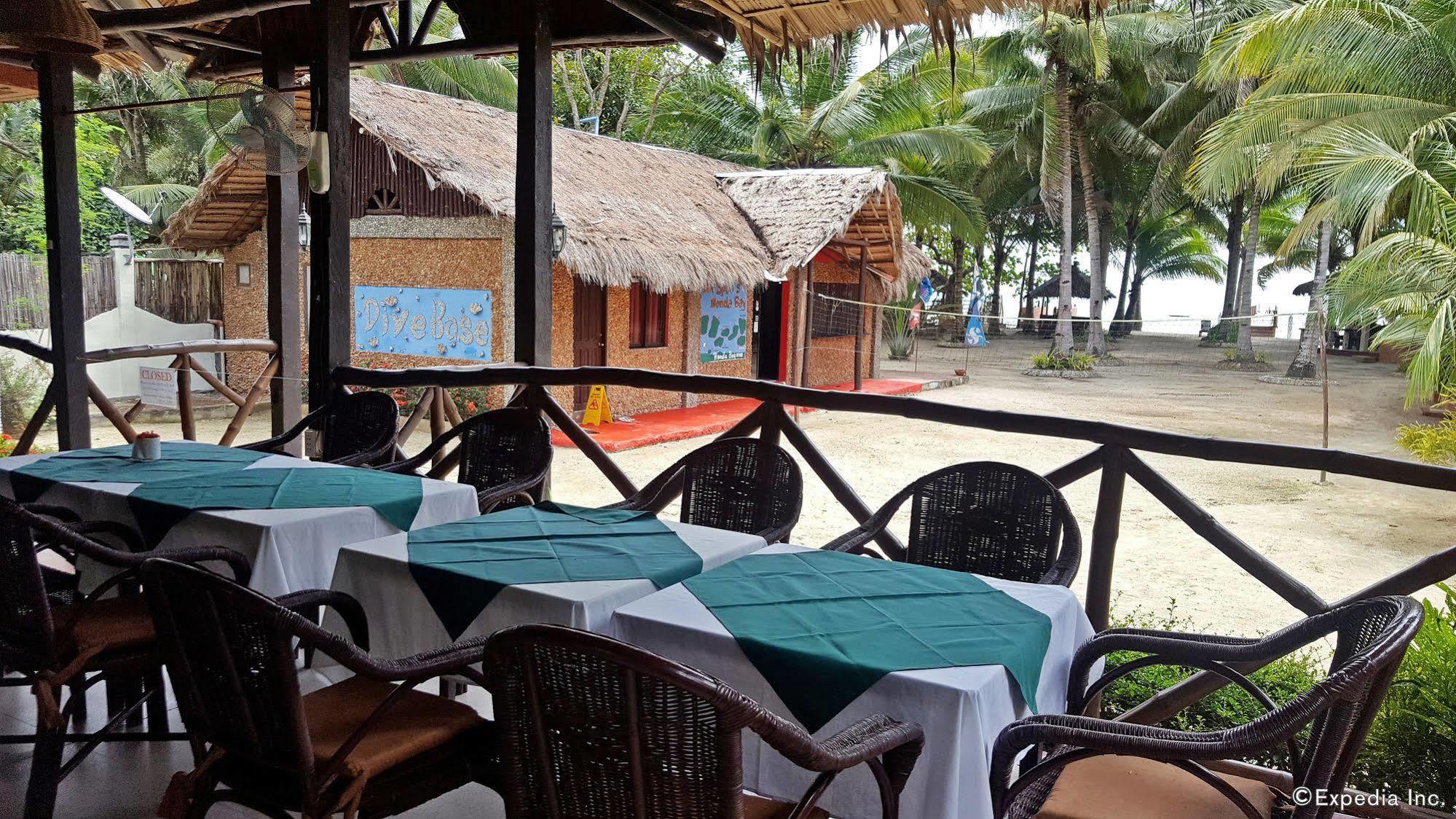 Cooper'S Beach Resort Lucbuan Екстер'єр фото