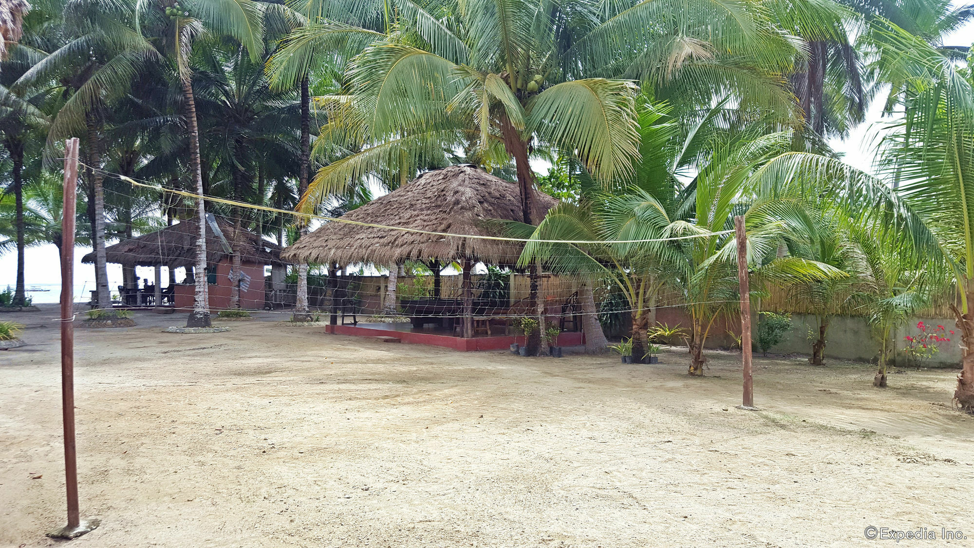 Cooper'S Beach Resort Lucbuan Екстер'єр фото