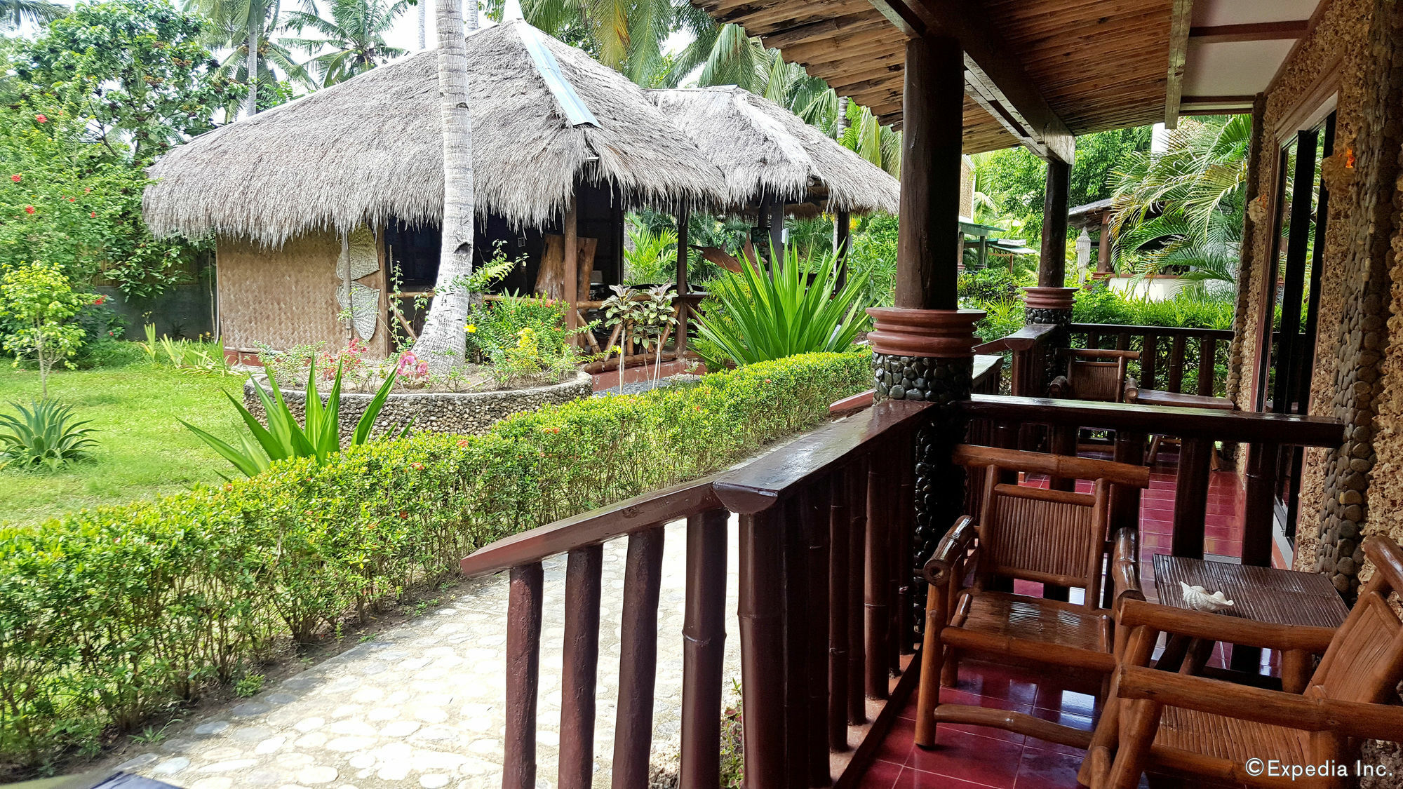 Cooper'S Beach Resort Lucbuan Екстер'єр фото
