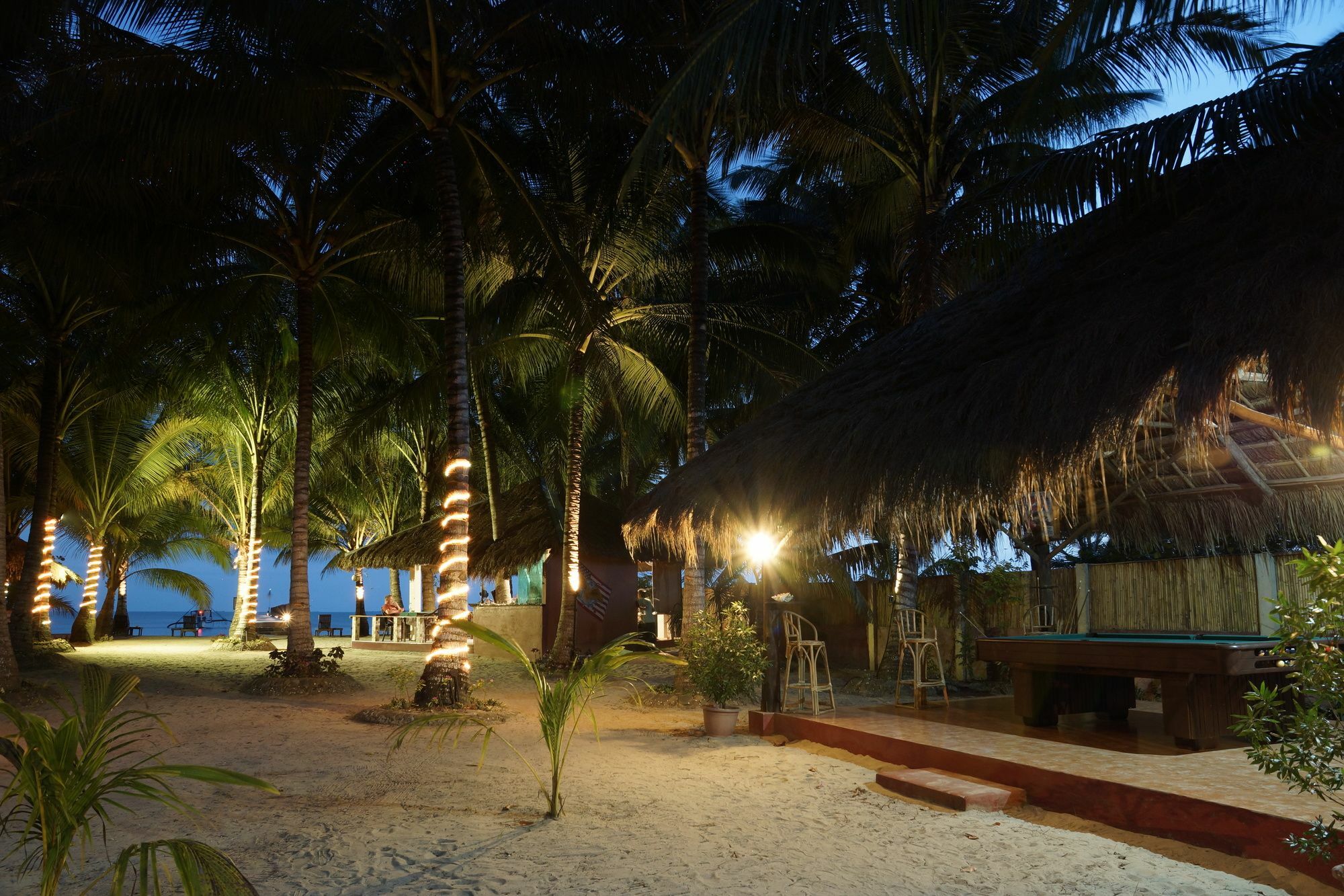 Cooper'S Beach Resort Lucbuan Екстер'єр фото